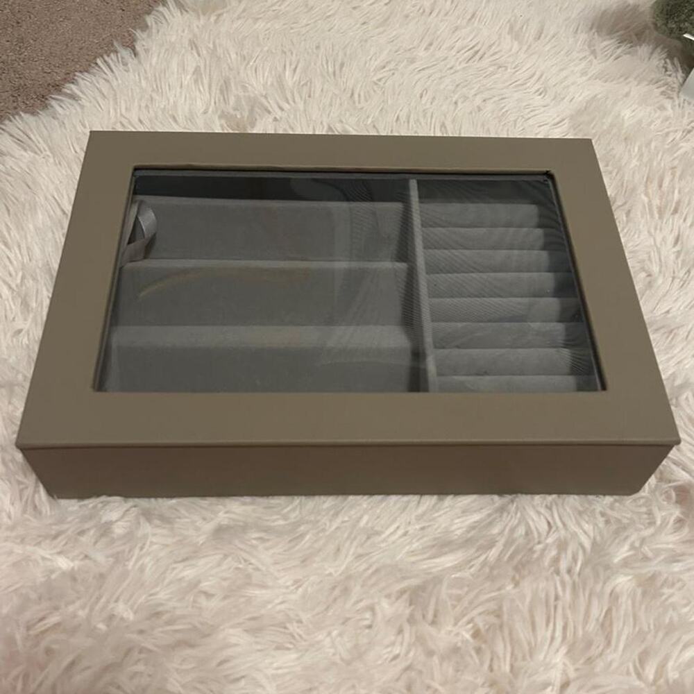 Khaki leather jewelry box